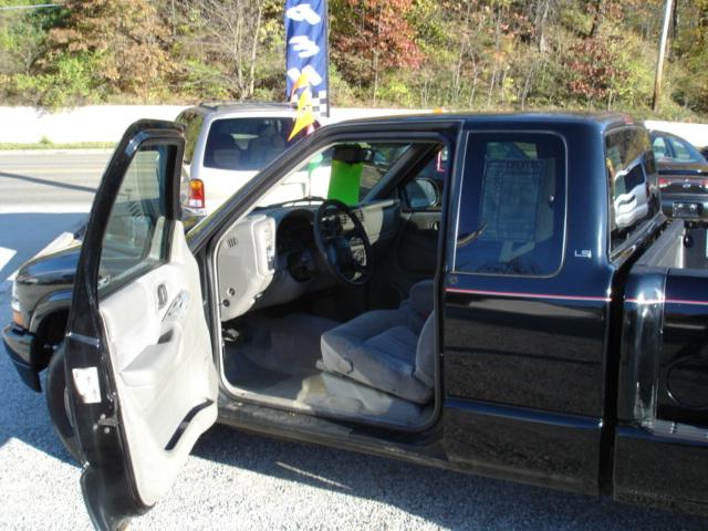 2000 Chevrolet S10 CLUB CAB W