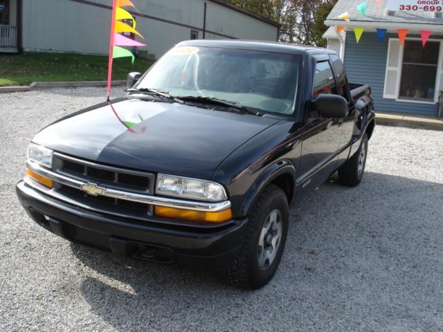 2000 Chevrolet S10 CLUB CAB W