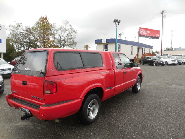 2000 Chevrolet S10 4dr Sdn Auto GLS w/XM
