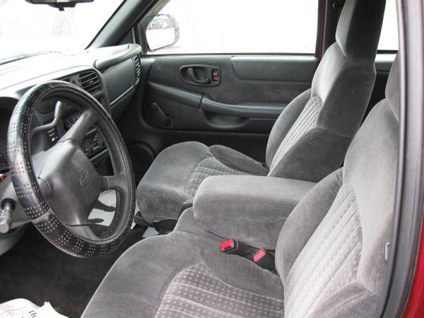 2000 Chevrolet S10 4dr Sdn Auto GLS w/XM