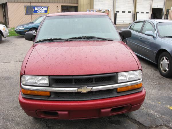 2000 Chevrolet S10 4dr Sdn Auto GLS w/XM