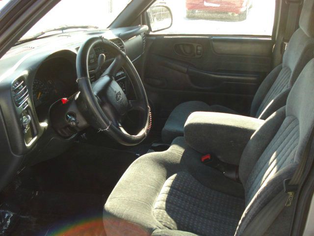 2000 Chevrolet S10 Handicap Lift And Control Leg 1 Owner