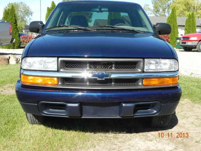 2000 Chevrolet S10 4dr Sdn Auto GLS w/XM