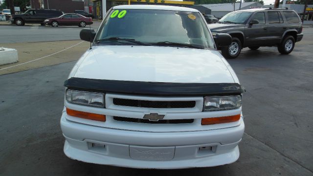 2000 Chevrolet S10 4dr Sdn Auto GLS w/XM
