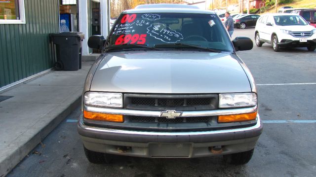 2000 Chevrolet S10 Signature Premium