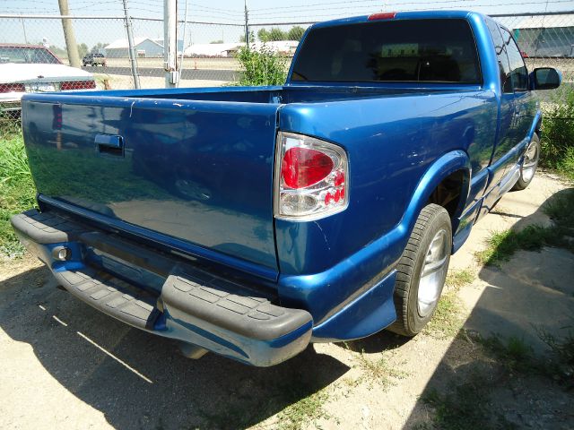 2000 Chevrolet S10 4dr Sdn Auto GLS w/XM