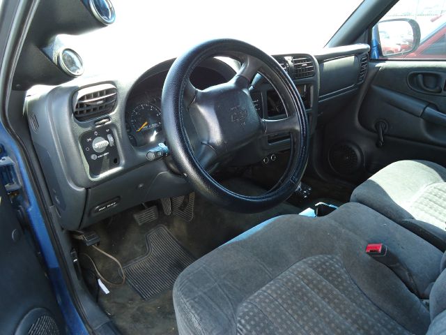2000 Chevrolet S10 4dr Sdn Auto GLS w/XM