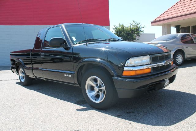 2000 Chevrolet S10 4dr Sdn Auto GLS w/XM