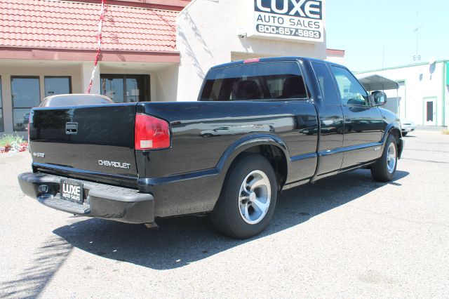 2000 Chevrolet S10 4dr Sdn Auto GLS w/XM