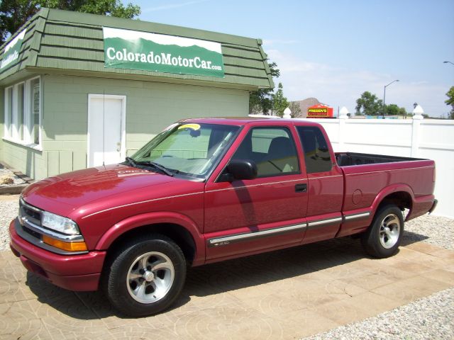 2001 Chevrolet S10 4dr Sdn Auto GLS w/XM