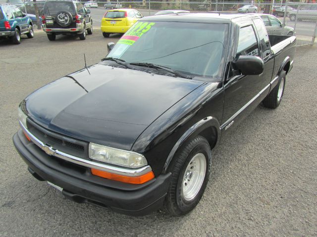 2001 Chevrolet S10 4dr Sdn Auto GLS w/XM