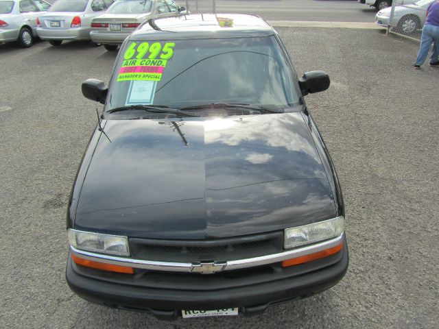 2001 Chevrolet S10 4dr Sdn Auto GLS w/XM
