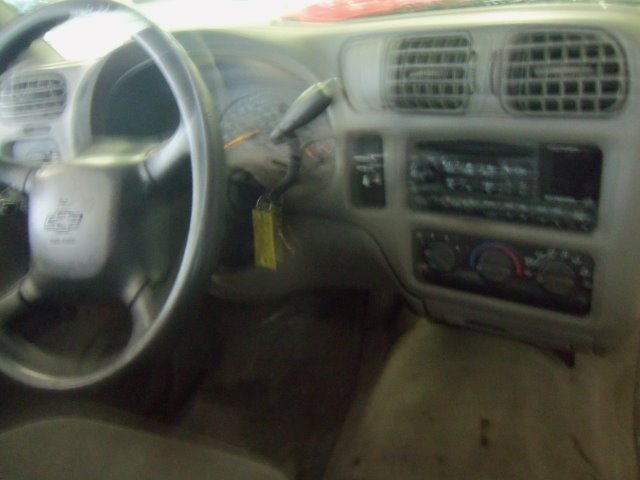 2001 Chevrolet S10 4dr Sdn Auto GLS w/XM