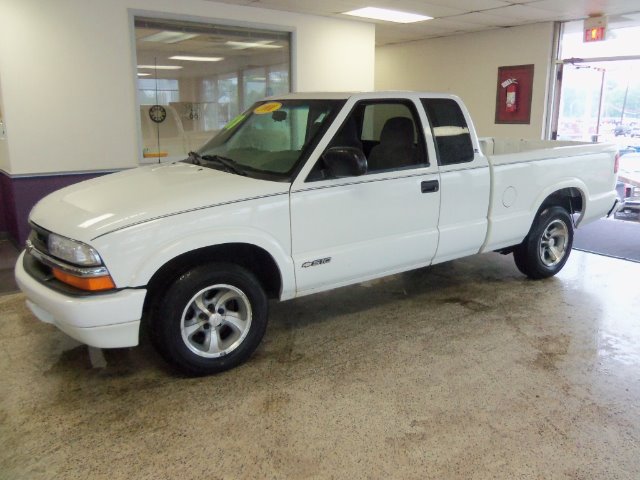2001 Chevrolet S10 4dr Sdn Auto GLS w/XM