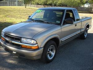 2001 Chevrolet S10 4dr Sdn Auto GLS w/XM