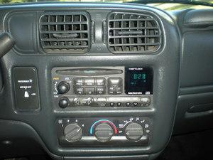 2001 Chevrolet S10 4dr Sdn Auto GLS w/XM