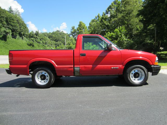 2001 Chevrolet S10 Base