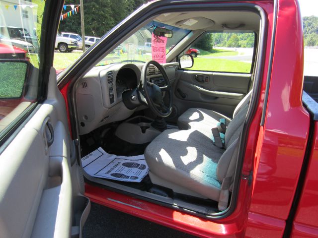 2001 Chevrolet S10 Base
