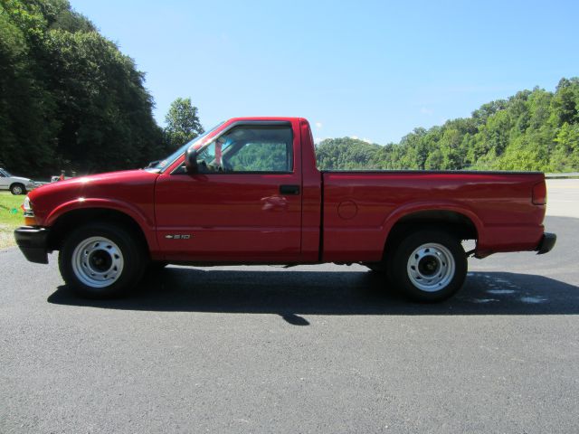 2001 Chevrolet S10 Base