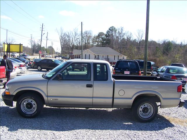 2001 Chevrolet S10 Base