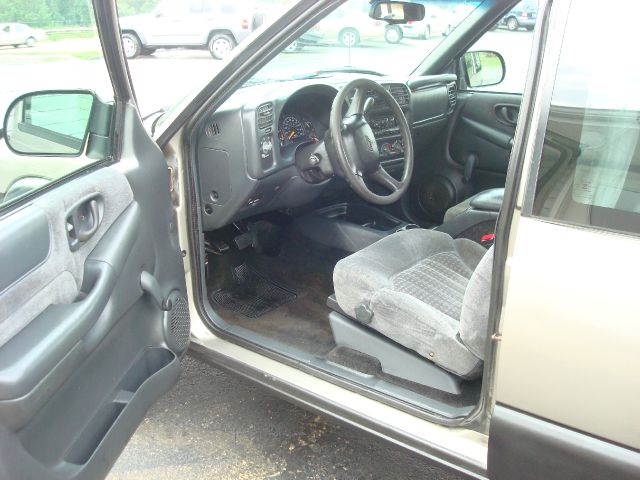 2001 Chevrolet S10 Handicap Lift And Control Leg 1 Owner