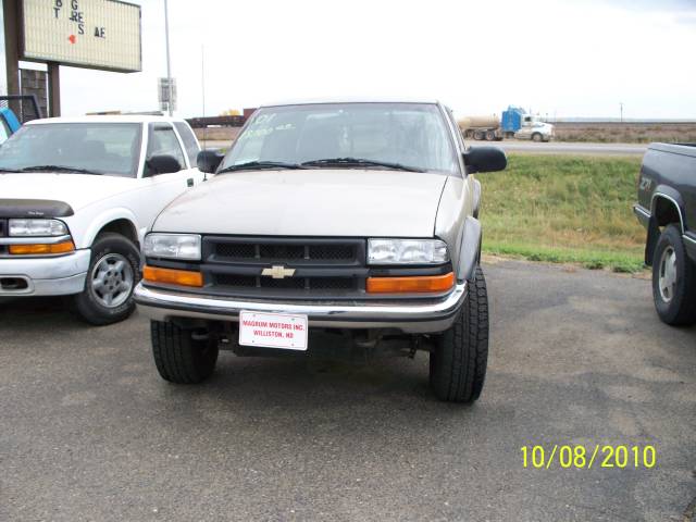 2001 Chevrolet S10 Base