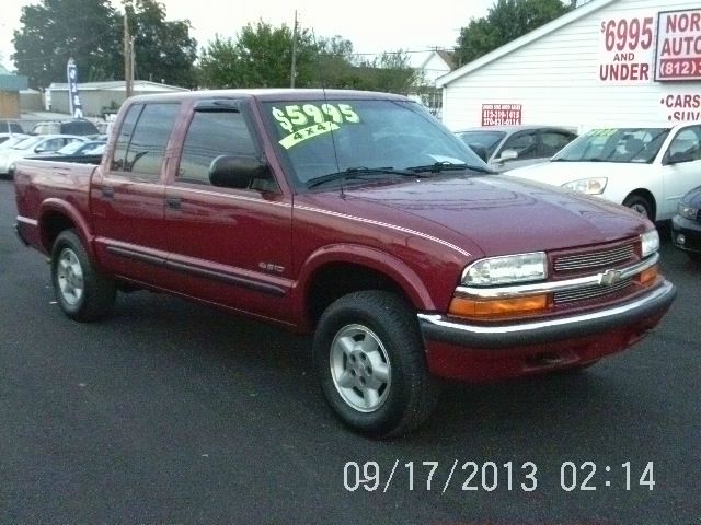 2001 Chevrolet S10 C300 Luxury Sedan 4D