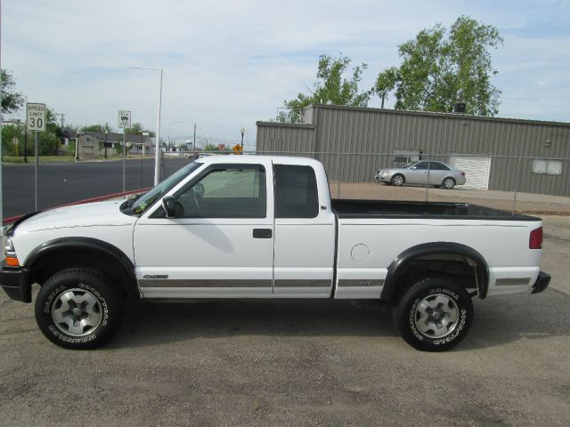 2001 Chevrolet S10 Handicap Lift And Control Leg 1 Owner