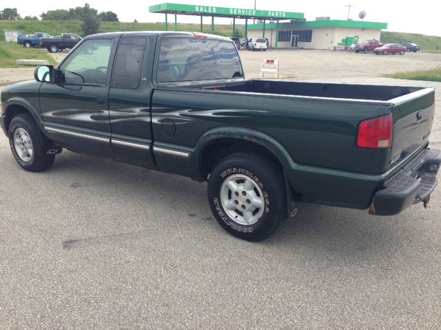 2001 Chevrolet S10 Handicap Lift And Control Leg 1 Owner