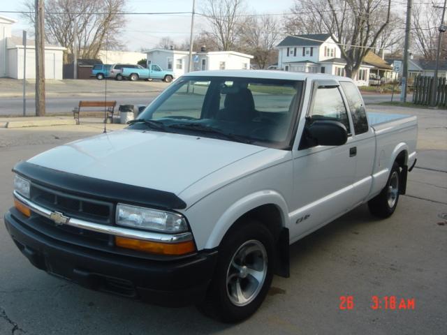 2001 Chevrolet S10 Base