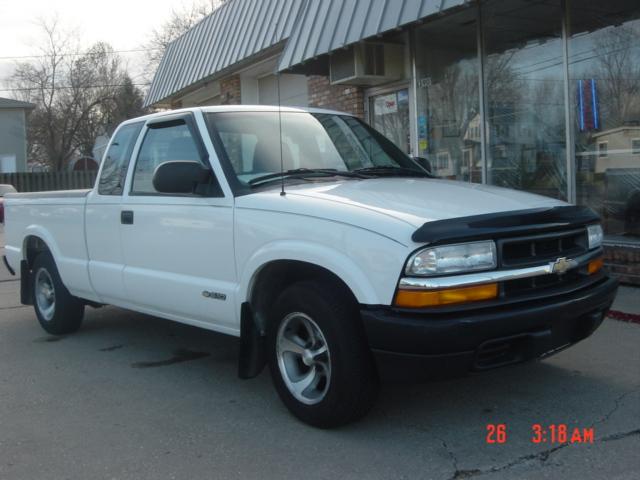 2001 Chevrolet S10 Base