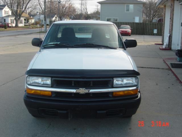 2001 Chevrolet S10 Base