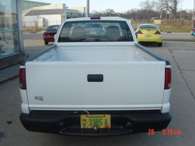 2001 Chevrolet S10 Base