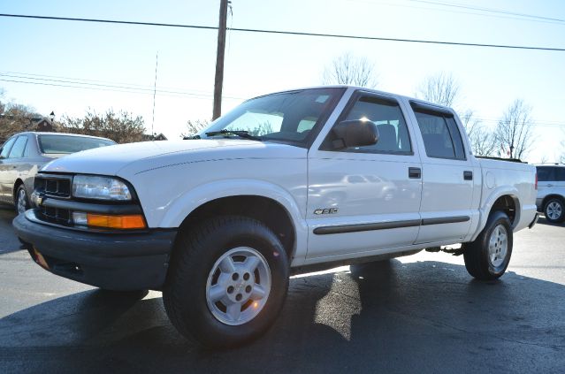 2001 Chevrolet S10 C300 Luxury Sedan 4D