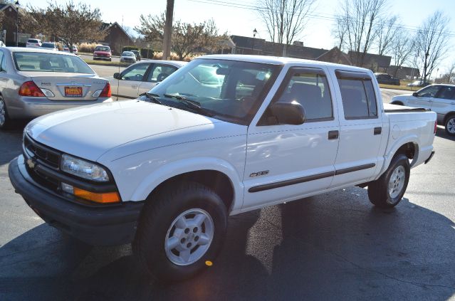 2001 Chevrolet S10 C300 Luxury Sedan 4D