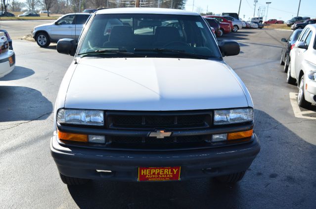 2001 Chevrolet S10 C300 Luxury Sedan 4D