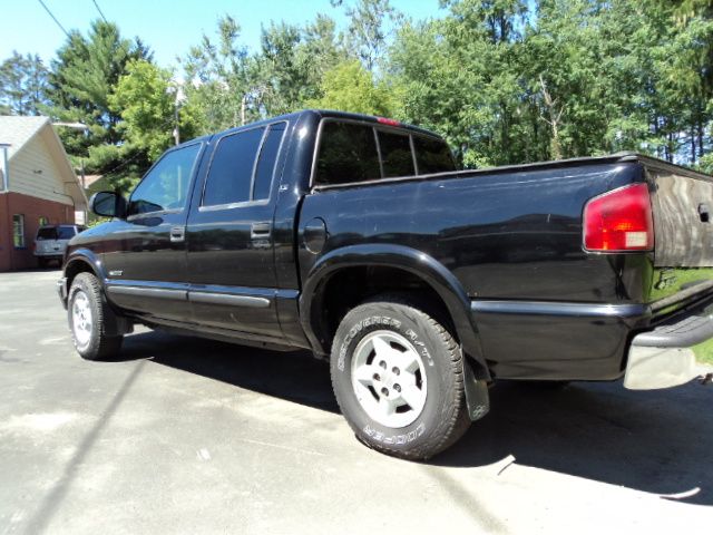 2001 Chevrolet S10 C300 Luxury Sedan 4D