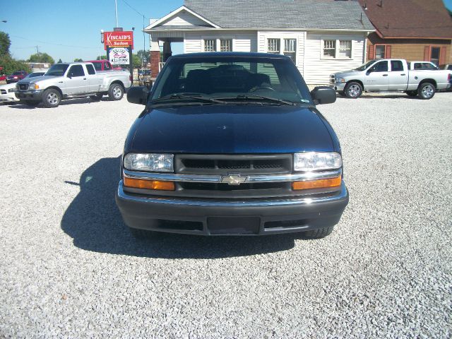 2001 Chevrolet S10 4dr Sdn Auto GLS w/XM