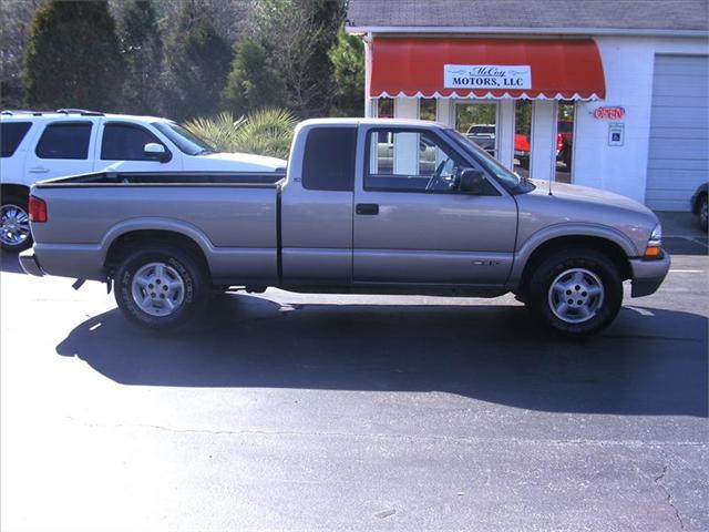 2001 Chevrolet S10 Base