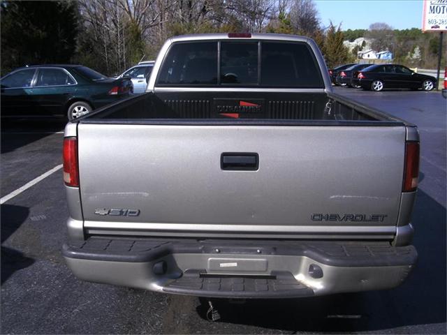 2001 Chevrolet S10 Base