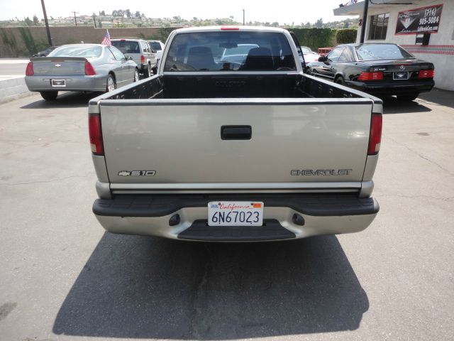 2001 Chevrolet S10 4dr Sdn Auto GLS w/XM