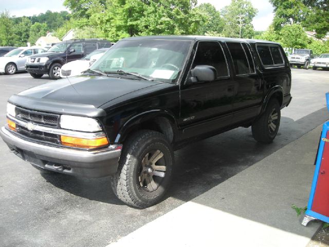 2001 Chevrolet S10 C300 Luxury Sedan 4D