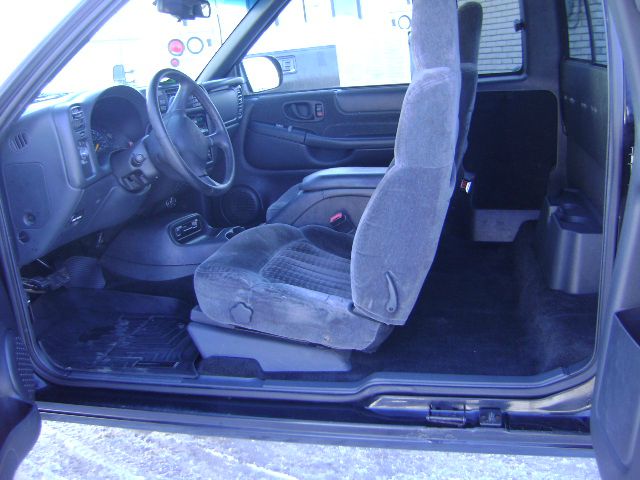 2001 Chevrolet S10 Handicap Lift And Control Leg 1 Owner