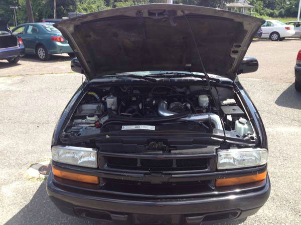 2001 Chevrolet S10 4dr Sdn Auto GLS w/XM
