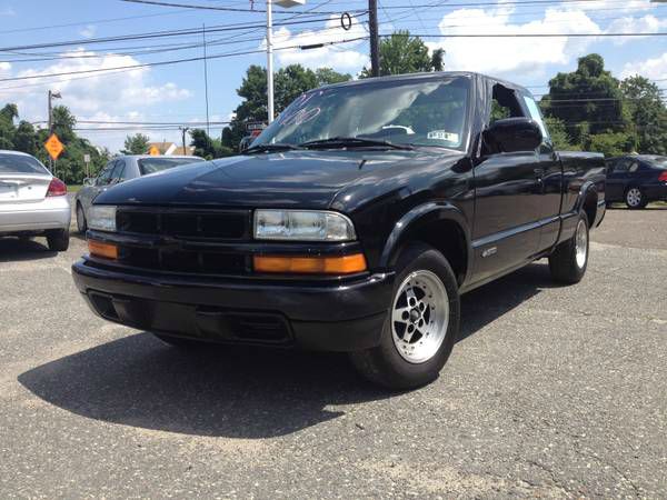 2001 Chevrolet S10 4dr Sdn Auto GLS w/XM