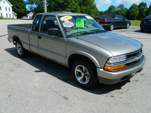 2001 Chevrolet S10 4dr Sdn Auto GLS w/XM
