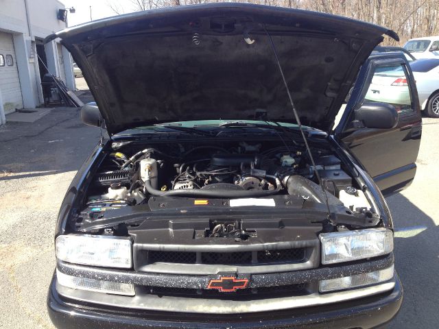 2001 Chevrolet S10 4dr Sdn Auto GLS w/XM