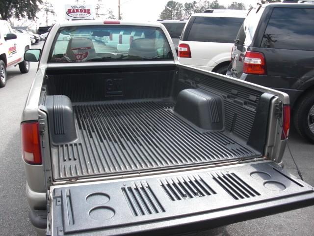 2001 Chevrolet S10 Base