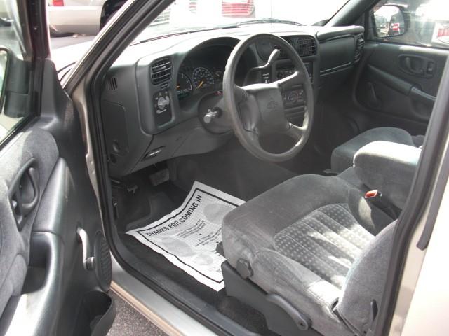 2001 Chevrolet S10 Base