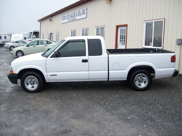 2001 Chevrolet S10 4dr Sdn Auto GLS w/XM